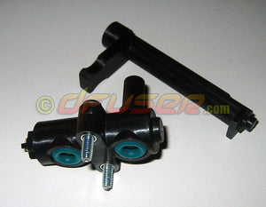 International 1823562C91 Fuel Drain Valve Assembly w/ O-rings